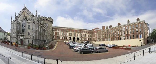 Panorama Château de Dublin - monument historique de la capitale de l'Irlande — Photo