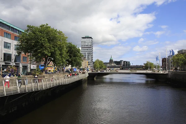 Bridge over the River Liffey — Stockfoto