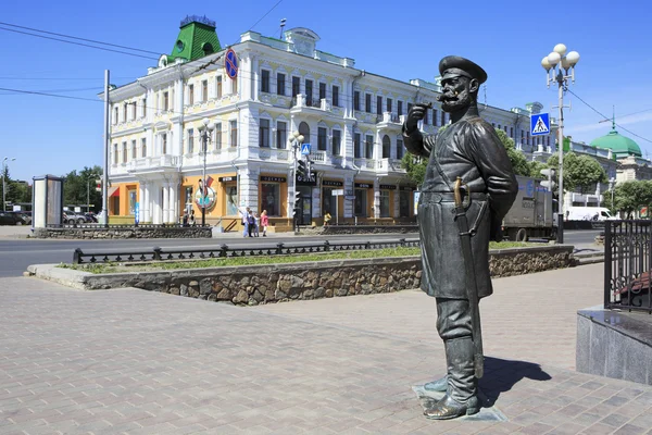 Monument of policeman in the historic city Lubinsky Avenue. — Stock Photo, Image