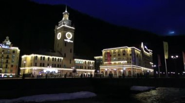 Rosa Khutor Alpine Resort Rosa vadide gece görünümü