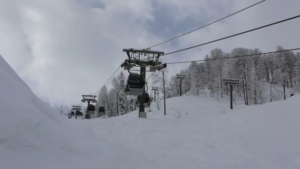 Gondola ski lift in Rosa Khutor Alpine Resort. Time Lapse — Stock Video