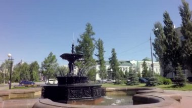 Çeşme Tarskie Gate yakınındaki Park bölgesinde.