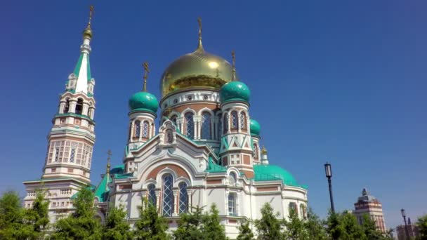 Catedral de Uspensky en Omsk — Vídeo de stock