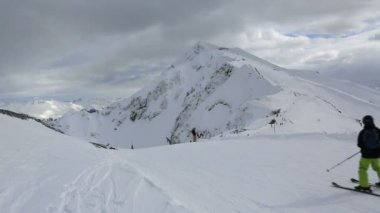 Rosa Khutor Alp beldesinde Kayak tesisi