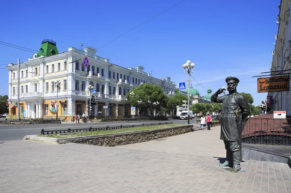 Monument of policeman in the historic city Lubinsky Avenue. — Stock Photo, Image