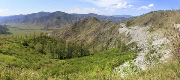 Hermosa vista de las montañas de Altai en el paso Chike Taman . —  Fotos de Stock