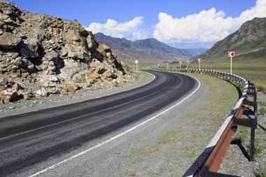 Güzel Chuysky Trakt Altay Dağları'nda.