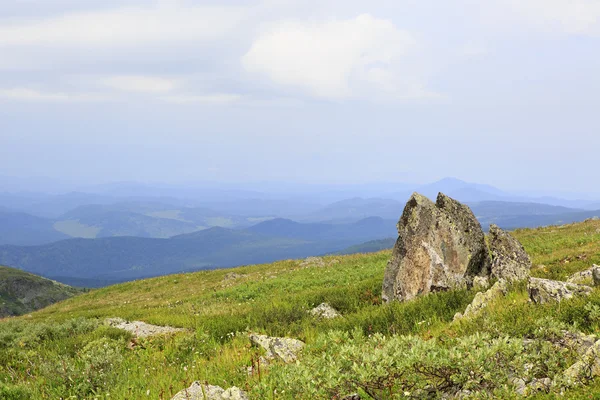 Hermoso paisaje en la cima de la cresta Iolgo . Imagen de archivo