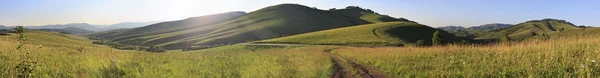 Beau panorama depuis le haut du col Biryuksinsky . — Photo