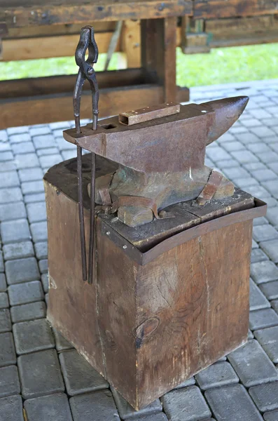 Old anvil in Peasant Museum — Stock Photo, Image