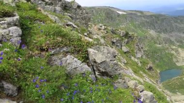 Güzellikler Karakol göl ridge Iolgo tepesinden.