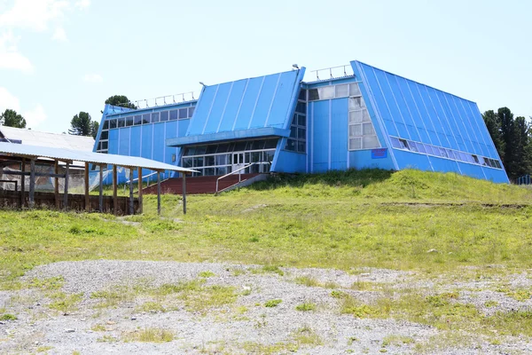 Complexe sportif Seminsky. Centre d'entraînement biathlète toute l'année . — Photo