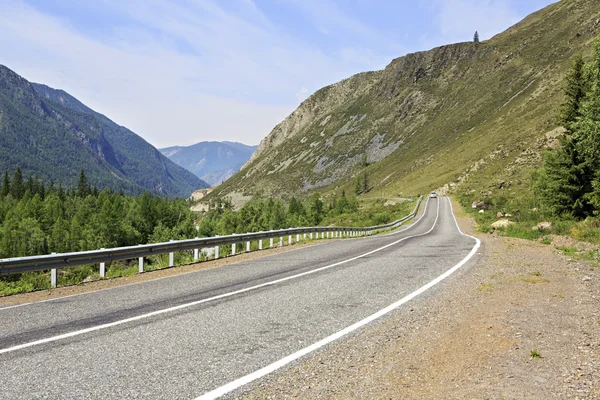 Beautiful Chuysky Trakt in Altai Mountains. — Stock Photo, Image