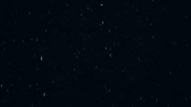 Gece gökyüzü kar.