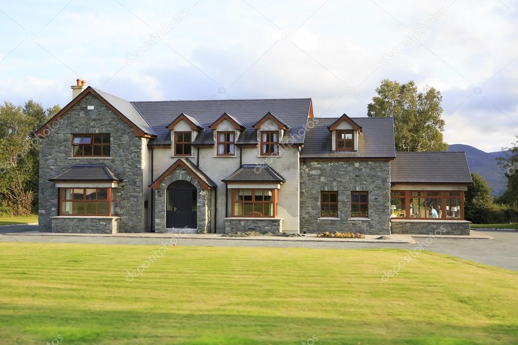Beautiful residential country houses in Ireland Stock Editorial Photo