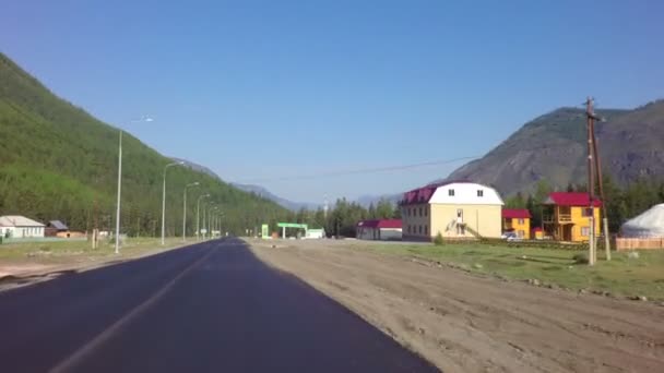 Chuysky trakt in der Nähe des Dorfes aktasch. — Stockvideo