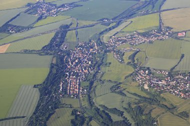 Prag banliyösünde üzerinde uçaktan görüntüleme.