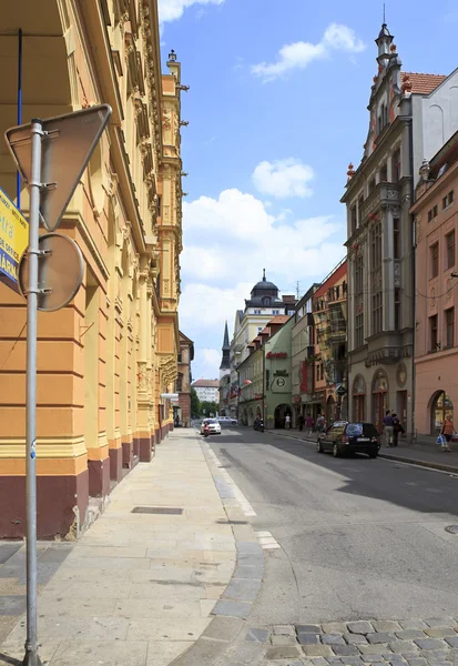 Arquitetura na praça no centro histórico de Ceske Budejovice . — Fotografia de Stock