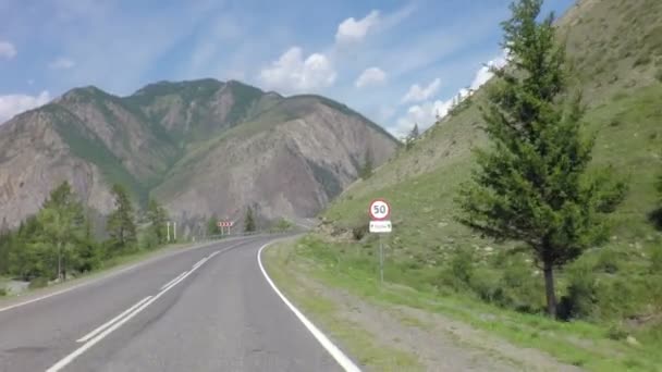 Serpentina de montanha bonita de Chuysky Trakt — Vídeo de Stock