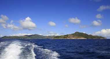 Hint Okyanusu'nda güzel Praslin ada.