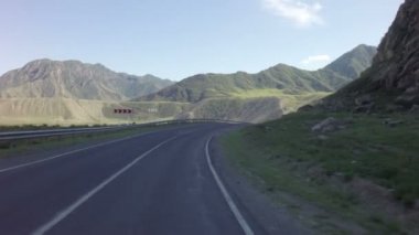 Güzel dağ serpantin Chuysky Trakt