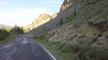 Güzel dağ serpantin Chuysky Trakt