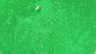 sıvı kabarcıkları ile