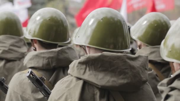 Στήλη των στρατιωτών. Στρατιωτική παρέλαση. — Αρχείο Βίντεο