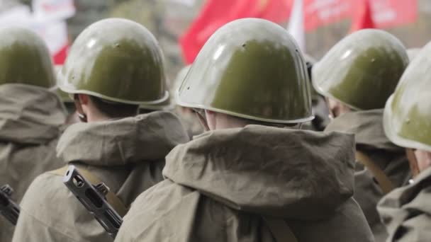 Coluna de soldados. Desfile militar . — Vídeo de Stock