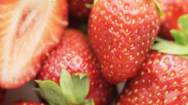 Islak çilek. Yakın çekim.