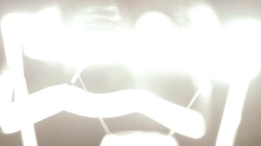 Titreşen ampul. Yakın çekim. 