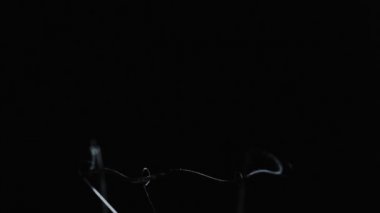 Titreşen ampul. Yakın çekim. 