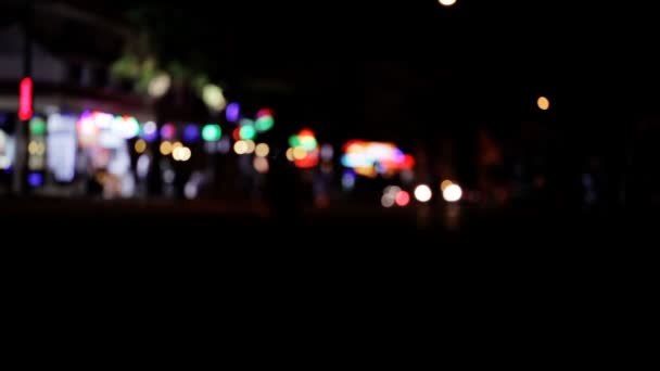 Night city. People by on the streets of night city. — Stock Video