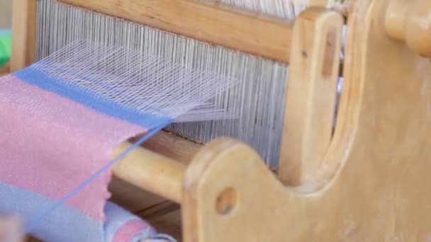 Práce weaver. — Stock video