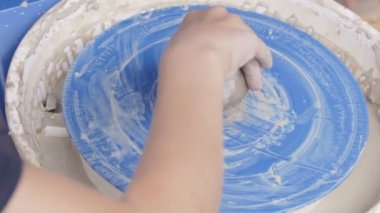 Potter mesleğini öğretir çocuklar için.