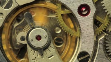 Gears'ı izle