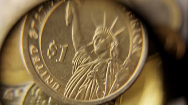 Монета один доллар — стоковое видео