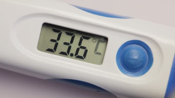 Medische digitale thermometer — Stockvideo