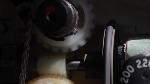 Mecanismo del proyector de película . — Vídeos de Stock