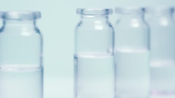 Utilisation de tubes, travail dans un laboratoire .