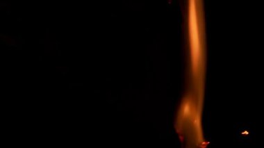 Yanan kağıt, yakın çekim.