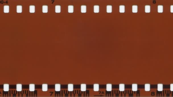 35mm-Film zurückspulen. — Stockvideo