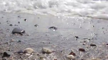 Dalgalar Breaking. Deniz sörf.