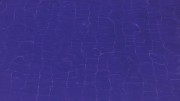 Zwembad water rimpelingen. — Stockvideo
