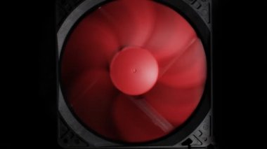 Karanlık bir yüzey arkasında fan türbin