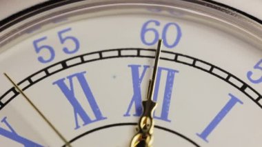 Eski gümüş cep saati. Vintage saat kadar kapatın.