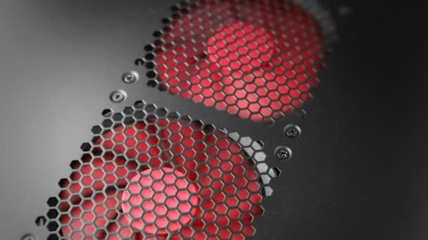 Turbine de ventilateur derrière une surface sombre .