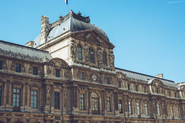 Louvre - Parigi Francia city walk travel shoot — Foto Stock