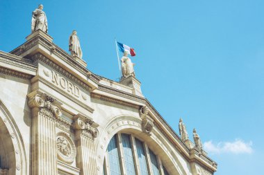 Paris Fransa şehir editoryal seyahat ateş yürür