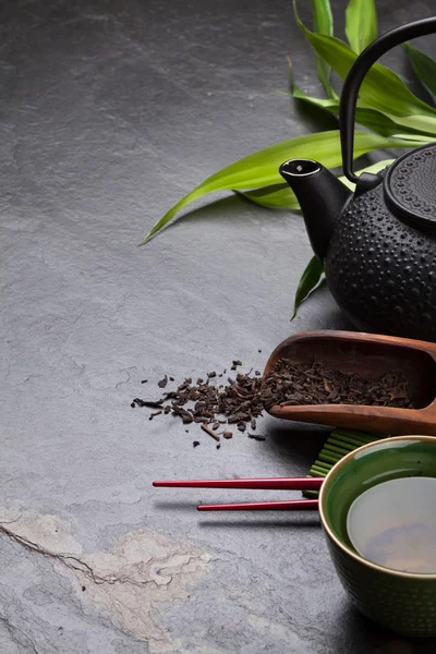 Asian tea bowl and teapot — Stock Photo, Image